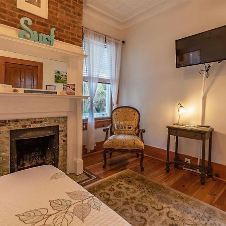 Surf Song Bed & Breakfast Tybee Island Екстер'єр фото