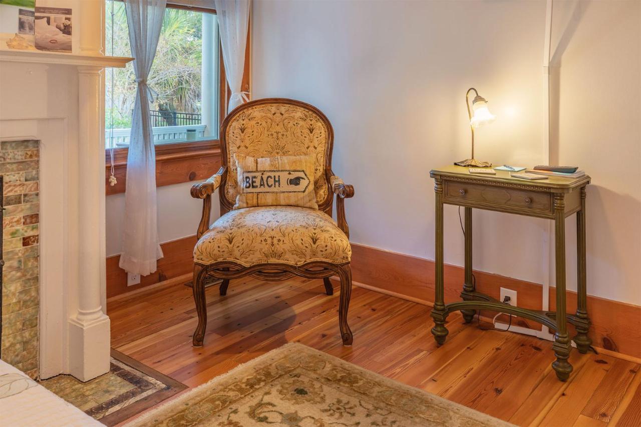 Surf Song Bed & Breakfast Tybee Island Екстер'єр фото