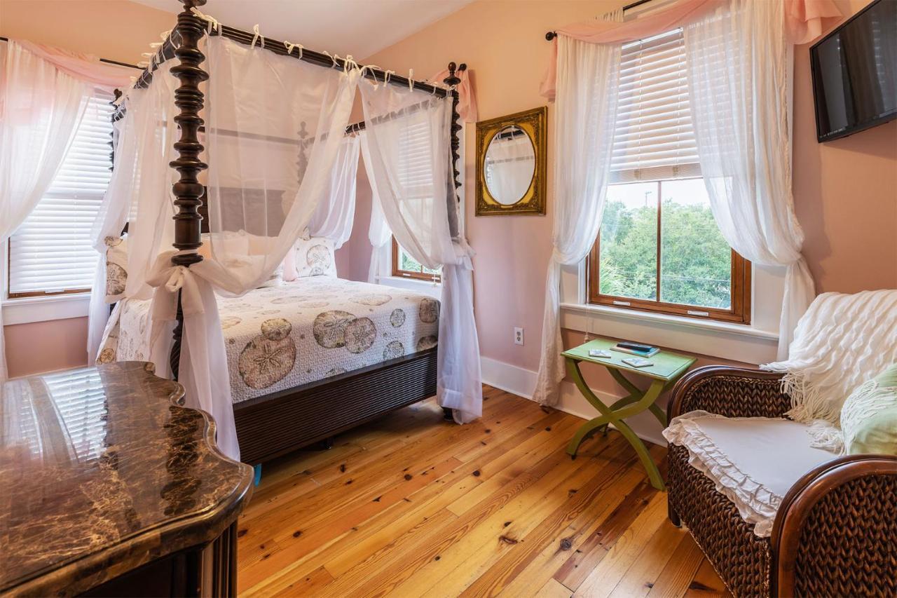 Surf Song Bed & Breakfast Tybee Island Екстер'єр фото