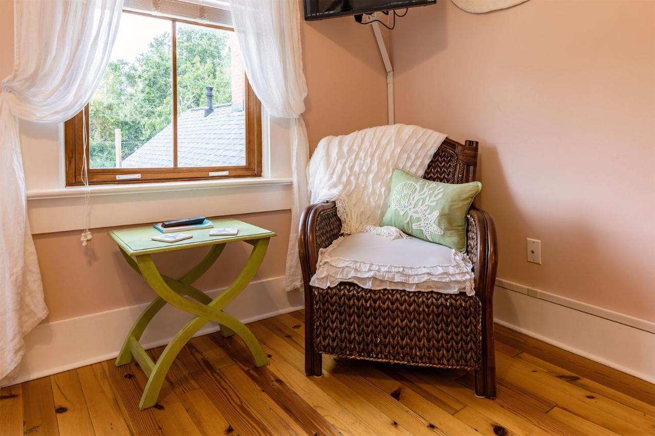 Surf Song Bed & Breakfast Tybee Island Екстер'єр фото