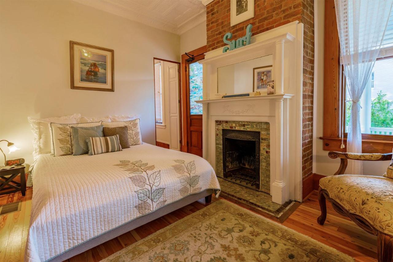 Surf Song Bed & Breakfast Tybee Island Екстер'єр фото