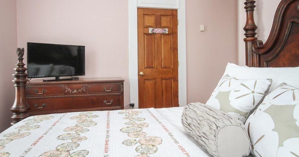 Surf Song Bed & Breakfast Tybee Island Екстер'єр фото